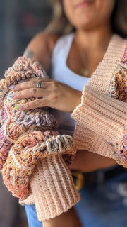 Cardigan Cleo's Flower Crochet Pattern