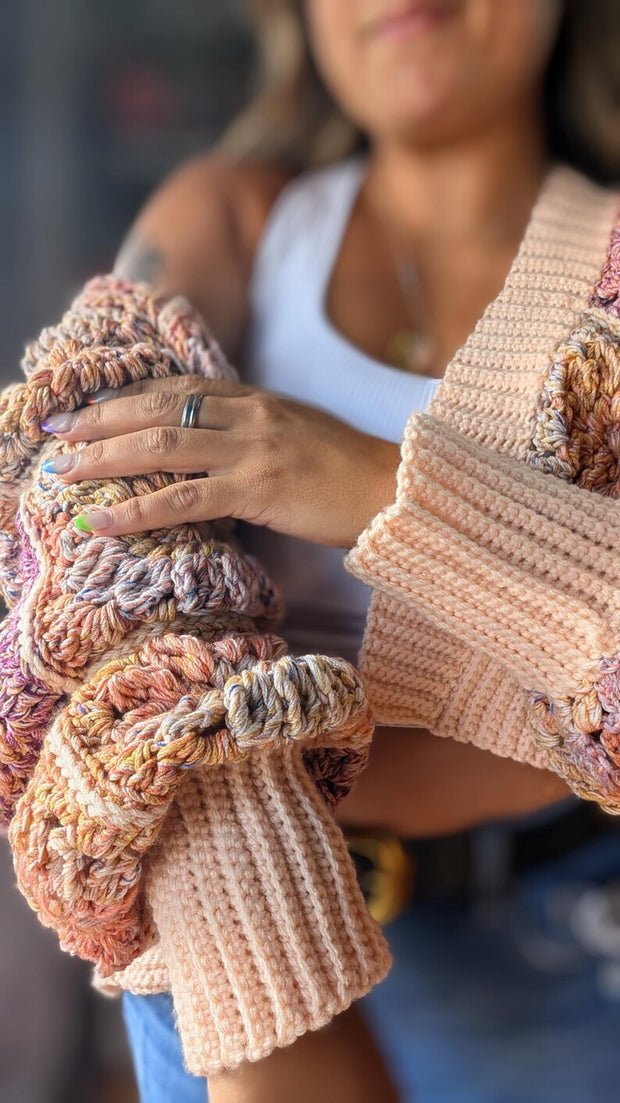 Cardigan Cleo's Flower Crochet Pattern