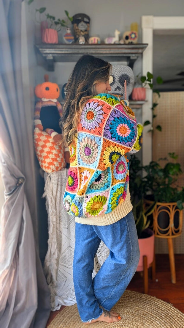 Cardigan Cleo's Flower Crochet Pattern